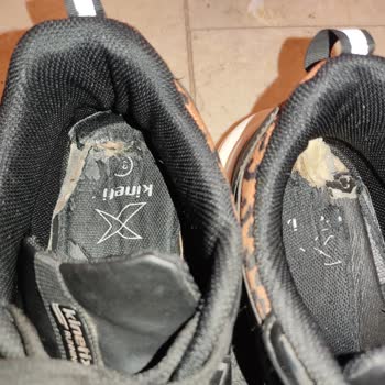 Kinetix Ayakkabının Tabanı Neden Parçalandı?