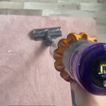 Dyson V15 Süpürgem Çalışırken Duruyor