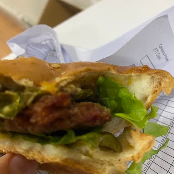 Pişmemiş Burger Krizi