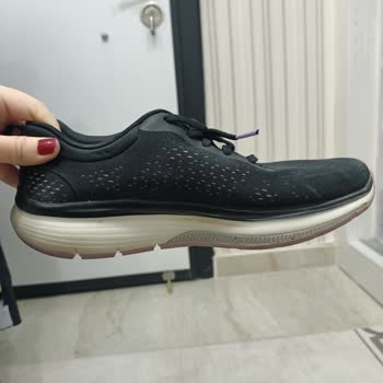 Skechers Ayakkabıda Hayal Kırıklığı: Yüksek Fiyat, Düşük Kalite!