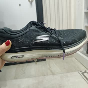 Skechers Ayakkabıda Hayal Kırıklığı: Yüksek Fiyat, Düşük Kalite!