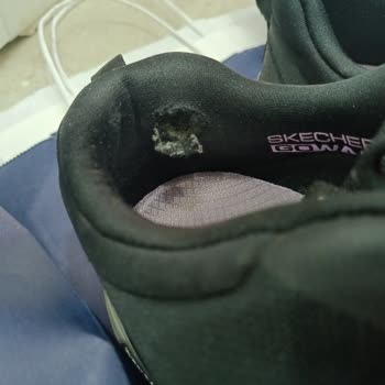 Skechers Ayakkabıda Hayal Kırıklığı: Yüksek Fiyat, Düşük Kalite!