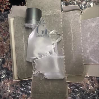 Kırık Ve Kullanılmış Parfümlerle Hayal Kırıklığı