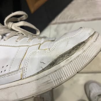 Kalitesiz Ayakkabı Deneyimi: Lacoste Hayal Kırıklığı