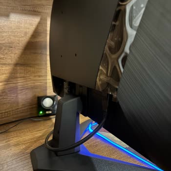 Hasarlı Monitörler Ve Sorunlu Teslimat Deneyimi