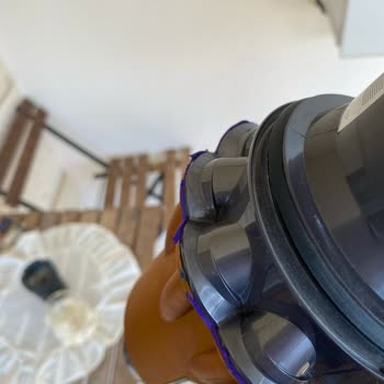 Dyson V12 Süpürgede Mor Silikon Sorunu Ve Yetersiz Müşteri Hizmeti