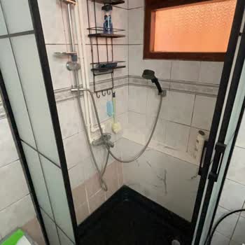 Duşakabin Kapısı Patladı Ve Zarar Gördüm