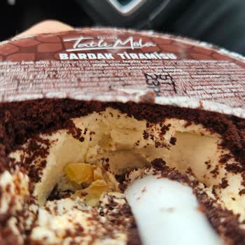 Bardak Tiramisu'da Yabancı Madde Ve Bozulma Şoku
