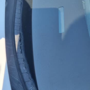 BMW Kalitesine Yakışmayan Ön Cam Sorunu