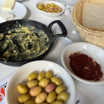 Refika Tesisleri Serpme Kahvaltı Sipariş Verdik Ama Hiç Memnun Kalmadık