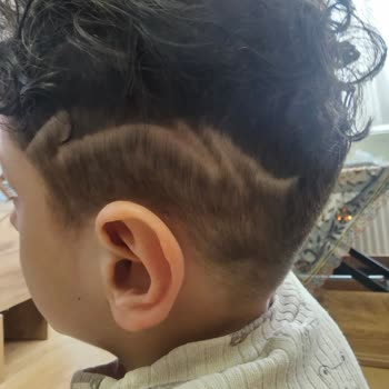 Barberplus Çocuğun Saç Kesimi İçin Gittik Kobay Gibi Kullandılar