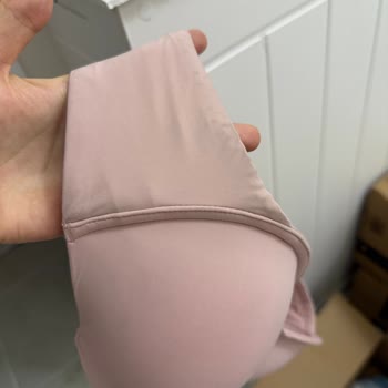 Amazon'dan Aldığım Sütyen Pis Ve Hasarlı Geldi