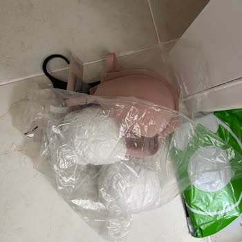 Amazon'dan Aldığım Sütyen Pis Ve Hasarlı Geldi