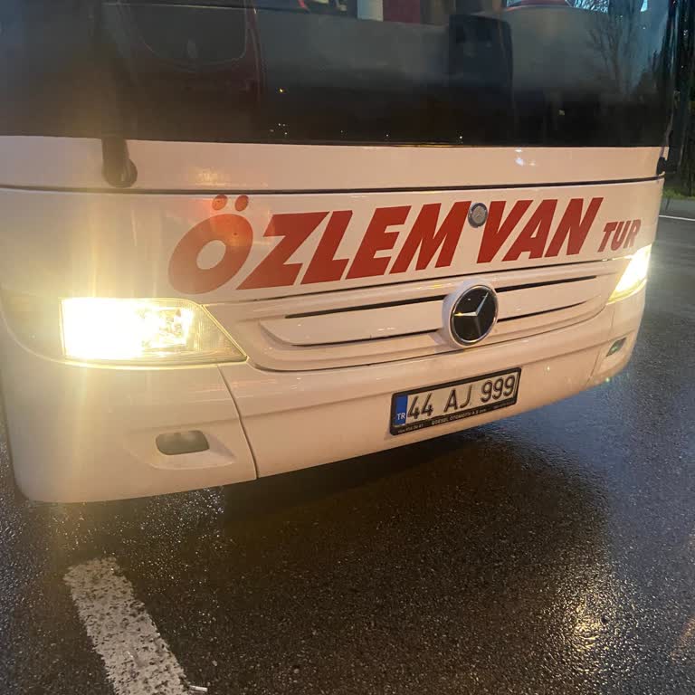 Arızalı Otobüs Ve Şoförlerin Kavgası Yolcuları Mağdur Etti