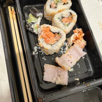 Ekşi Tatlı Sushi Deneyimi