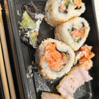 Ekşi Tatlı Sushi Deneyimi