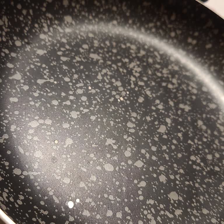 Cem Mutfak Cem Marka Sahanın Kaplaması Hızla Soyuluyor