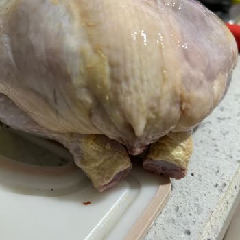 Bozuk Tavuk: Sağlık Riski Ve Tüketici Mağduriyeti