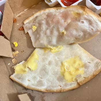Cheddar Hayal Kırıklığı: Domino's Kalite Düşüşü