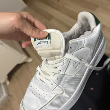 Lacoste Ayakkabının Boyası Akıyor