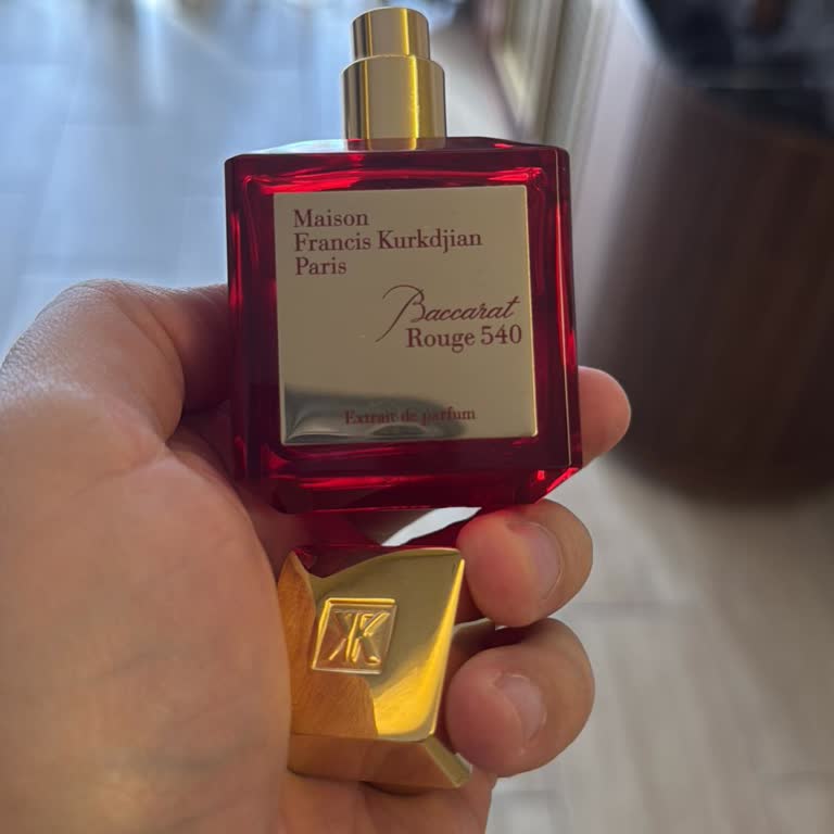 Otelde Parfümüm Su İle Değiştirildi