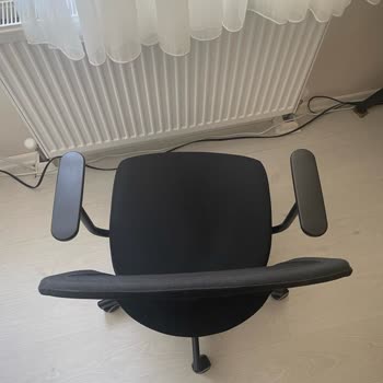 IKEA Sıfır Ürün Sorunu: Yamuk Sırtlı Sandalye