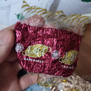 Amazon Ayakkabı Kutusundan Bayram Şekeri Çıktı