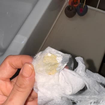 Islak Mendilden Çıkan Anormal Madde Şok Etti