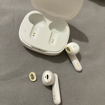 JBL Kulaklığın Metal Parçası Ve Silikon Sorunu