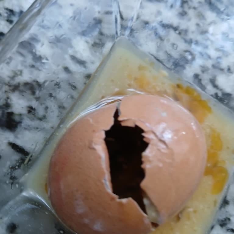 File Market'ten Bozuk Yumurta Şikayeti: Kalite Düşüşü Ve Müşteri Memnuniyetsizliği