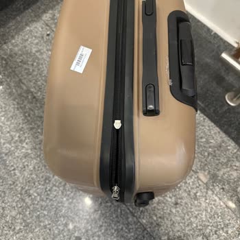 Anadolu Jet Uçuşunda Tekrarlayan Bagaj Hasarı Ve Yetersiz Destek
