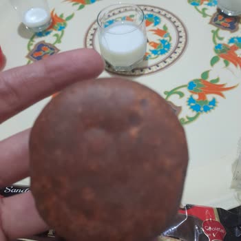 Luppo Kekin Dış Katmanında Çikolata Eksikliği