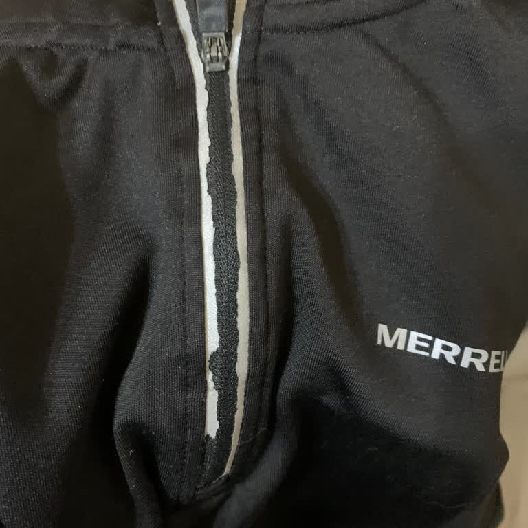 Fermuar Sorunu: SPX Mağazasından Aldığım Merrell Sweatshirt Hayal Kırıklığı
