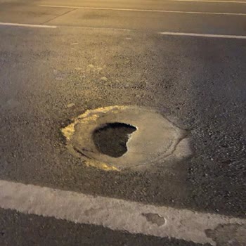 Otoyoldaki Tehlikeli Çukur Kazaya Sebep Oldu