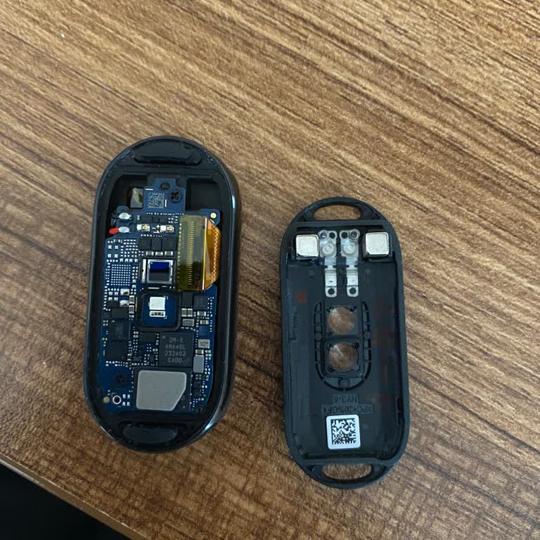 Xiaomi Mi Band 8'in Arka Kapağı Sorunu: Su Geçirmezlik Vaadi Sorgulanıyor