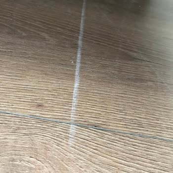 Parke Üzerinde Beyaz Çizikler Sorunu