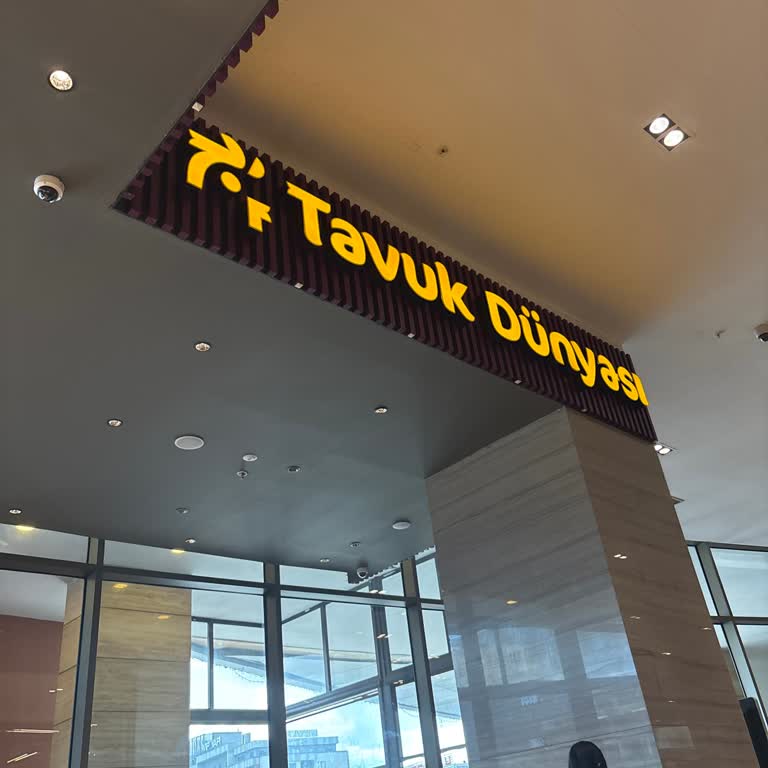 Sur Yapı Tavuk Dünyası'nda Çalışanların İlgisizliği Ve Gerginliği