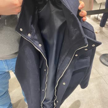 Zara Kabanı Toz Topluyor Astımı Tetikliyor