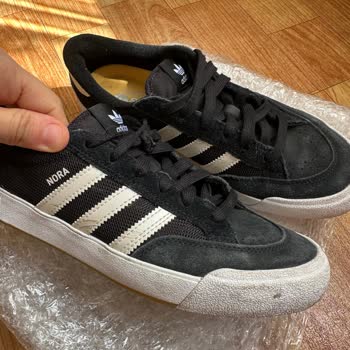 Adidas Ayakkabıda Renk Solması Ve Hızlı Ret Kararı