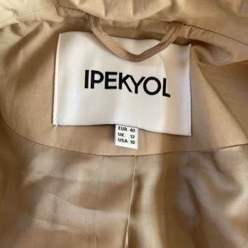 Kalitesiz Trençkot: İpekyol'un Pahalı Hayal Kırıklığı