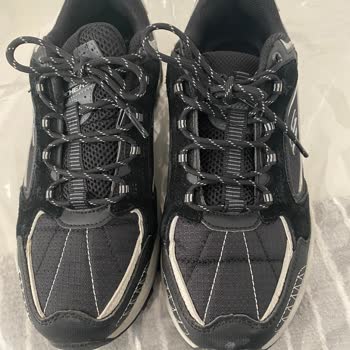 Skechers Ayakkabıda 1 Ayda Şaşırtan Dikiş Sorunu