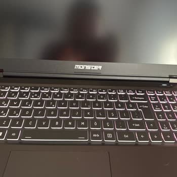 Yeni Laptopun Ekran Sorunu Can Sıkıyor