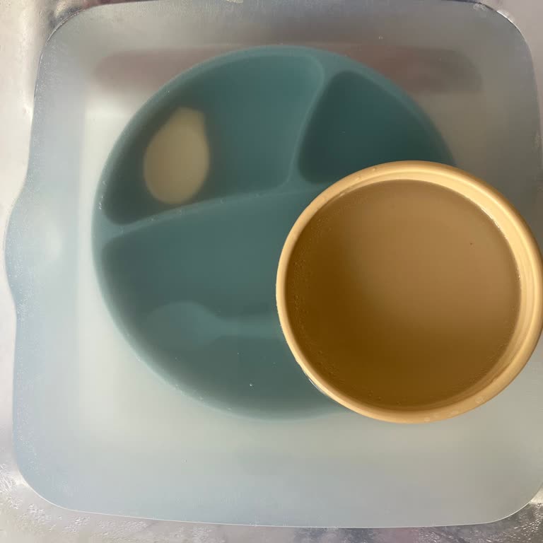 Bebek Tabak Ve Kasesinde Geçmeyen Silikon Kokusu Sorunu