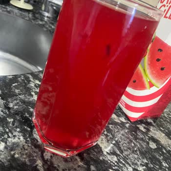 Dimes Meyve Suyunda Şaşırtıcı Yabancı Cisimler!