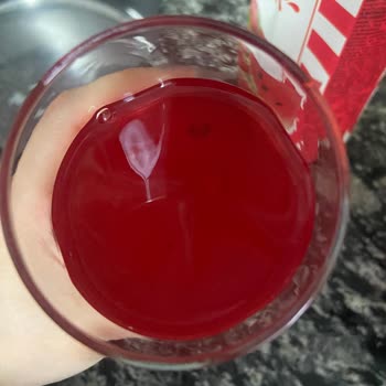 Dimes Meyve Suyunda Şaşırtıcı Yabancı Cisimler!