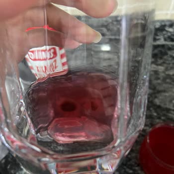 Dimes Meyve Suyunda Şaşırtıcı Yabancı Cisimler!