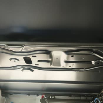 2025 Model Opel Vivaro: Tavan Döşemesi Eksikliği Ve Yolculuk Konforu Sorunları