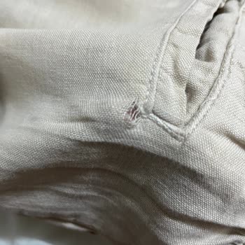 Bershka Defolu Pantolon Şoku: Kullanılmadan Yırtık Geldi!