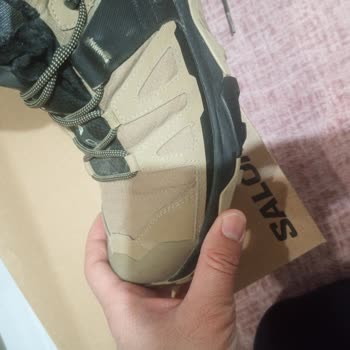 Salamon Botların Dayanıklılığı Hayal Kırıklığına Uğrattı