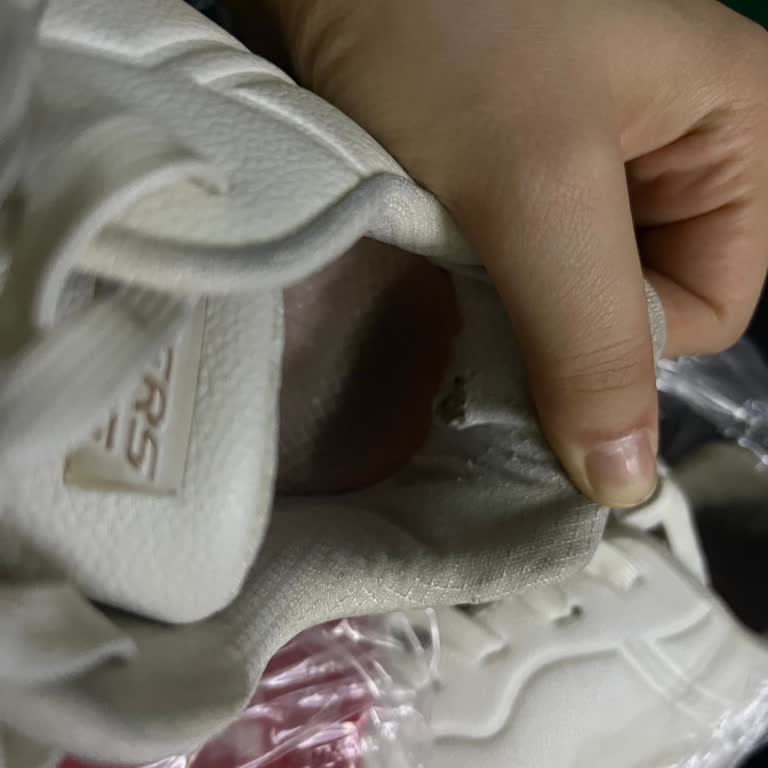 Skechers Ayakkabılarda Erken Deformasyon Sorunu